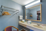 Williamsburg Weekly Rental $300/week single rooms $400/week for suites