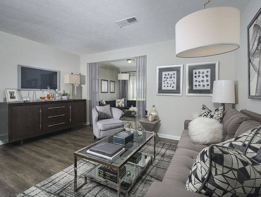 We welcome your furry friends! Pet Friendly! 1 Bd / 1 Ba / 754 SqFt