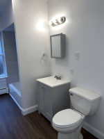 Modern 1st Floor in Grafton Hill with 3 Big Bedrooms! Nice Place!