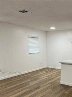 3/2 AVENTURA:  Best Value On This Unit  Location! Location! Location! Beautifull