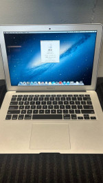 Macbook Air Mid-2012 (GREAT FOR SCHOOL!)
