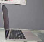 Macbook Pro 13in. w/ Touchbar 500GB SSD 16GB RAM Office Photoshop