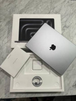 MacBook Pro 14" M3 w/ 8GB RAM, 512GB SSD