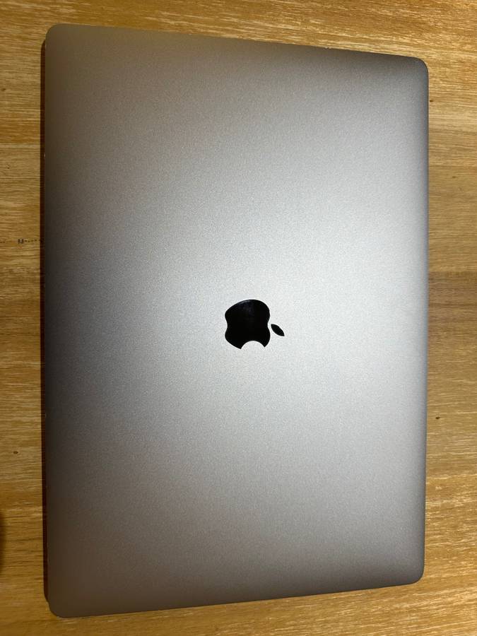 2019 /2020 MacBook Pro 16”, i9 8cores,16gb ram,512gb.4GB graphic, fast
