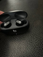 BEATS AirPods