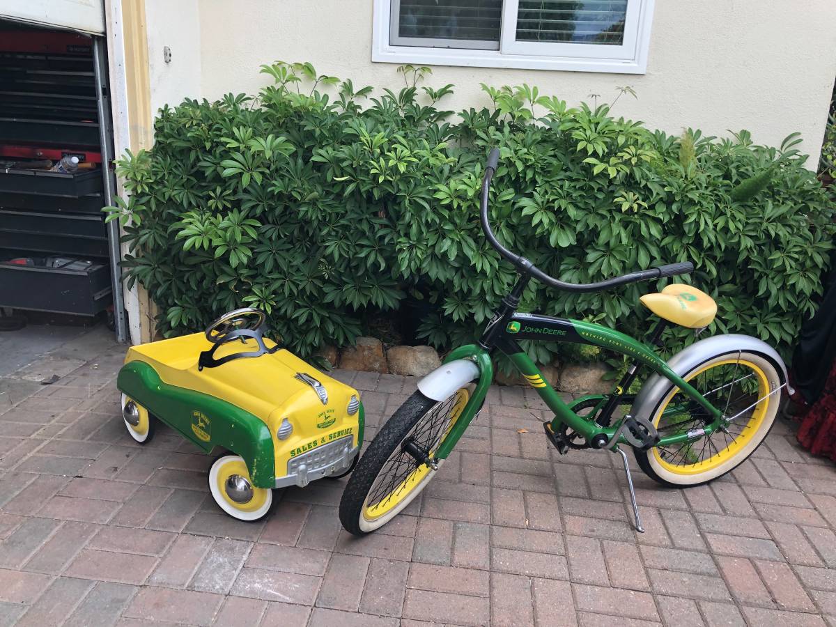 Gearbox John Deere pedal car (315) and a 20” nirve John Deere bike ($1