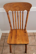 VINTAGE SOLID OAK DINING TABLE WITH (4) CHAIRS - 60" × 42" or 42" × 42"
