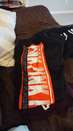 Pink yoga pants large medium and smal sports bra and a tank topl