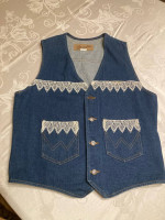 Women’s Western Wrangler Blue Denim VEST with LACE TRIM Size Medium