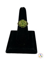 14K Yellow Gold Lady's Ring w/ Green Stones 4.2g Size 7