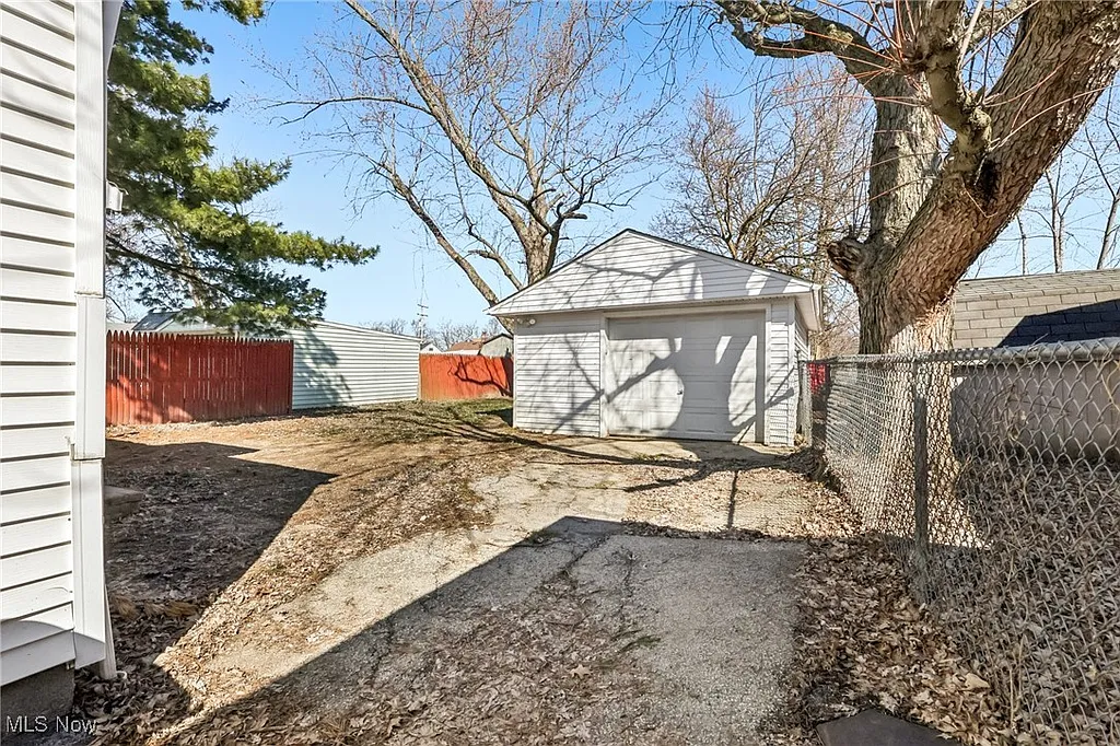 BEAUTIFUL SINGLE FAMILY HOME CLEAN & FRESH PAINT. and This 3bedroom, 1bath home has square feet 1,088 living space and it $800 monthly with all utilities included and the security deposit is $800.
