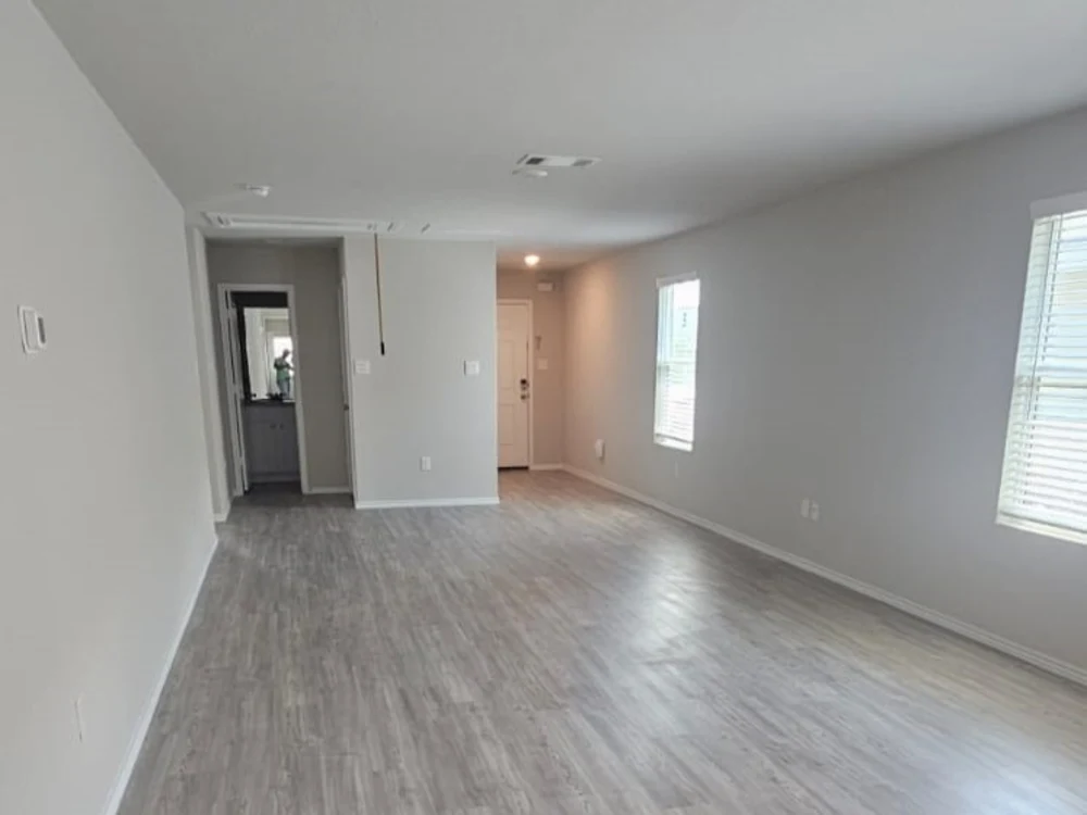 3 bed 2 bath 1,230 sqft