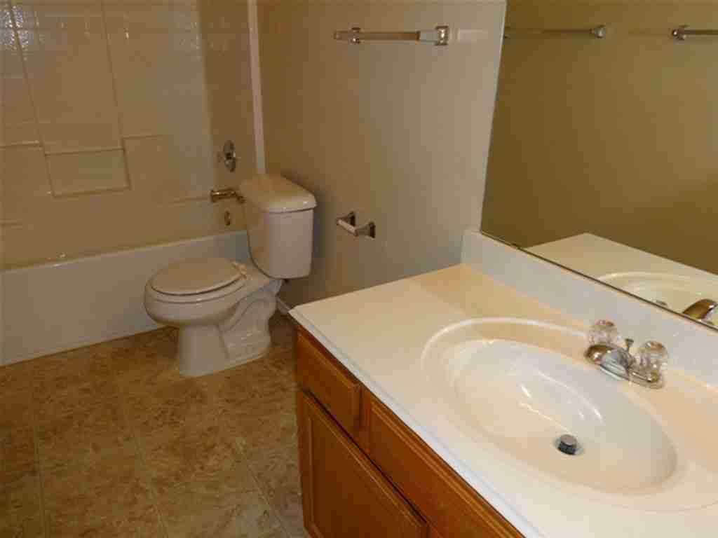 Stunning 3 Bedroom - 2 Bath Home for Rent – Comfort, Style & Convenience!