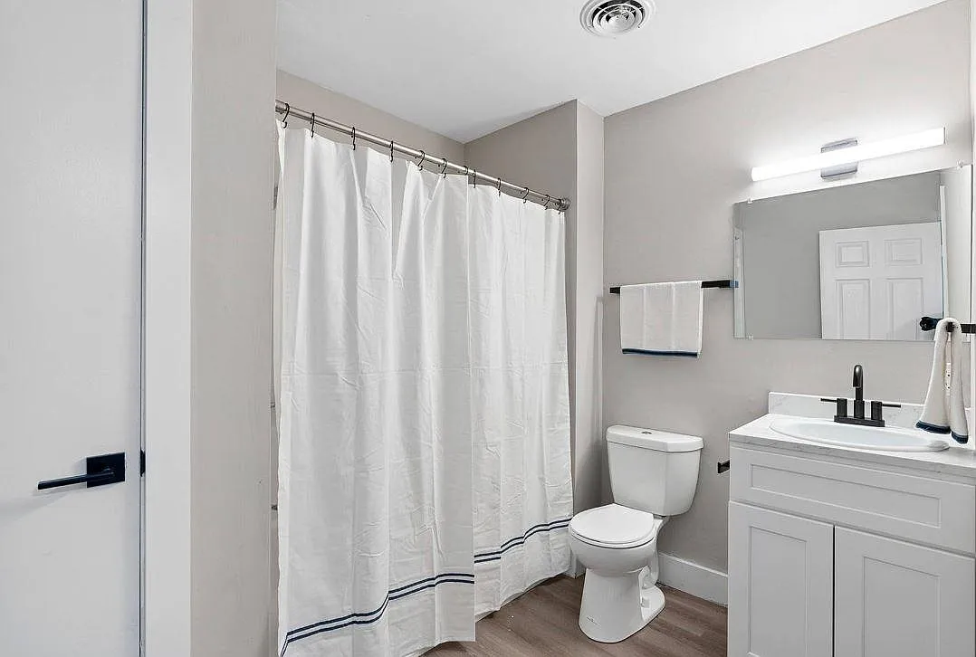 2 bedrooms 1bath