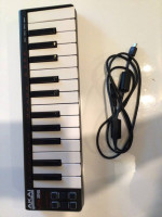 AKAI LPK25 MIDI Controller keyboard