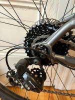 2021 Trek Marlin 4 21-spd medium 29er mountain bike in excellent condition