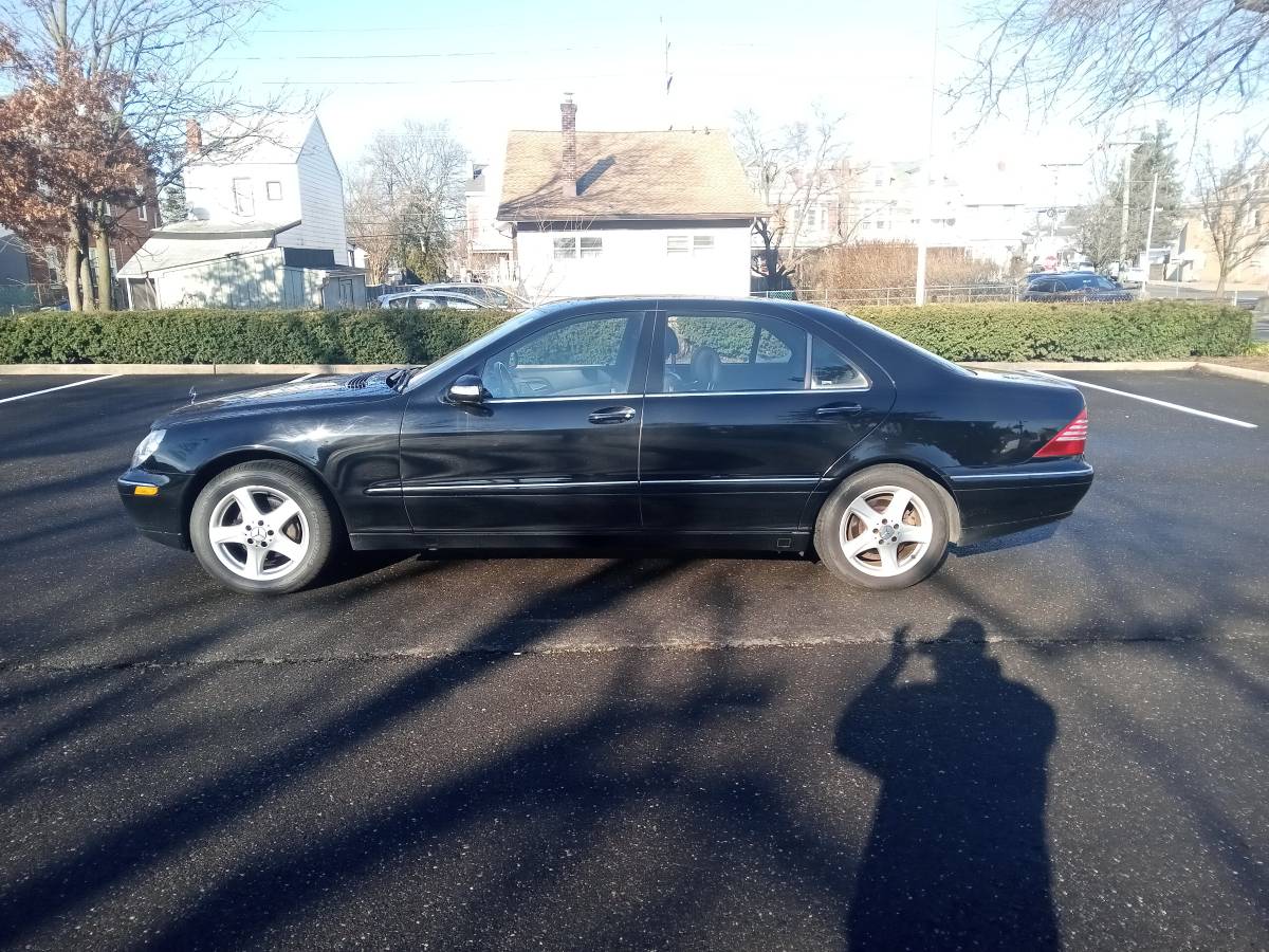 Mercedes-Benz 123,000 mi
