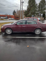08 Toyota Avalon in great condition, 147,000 miles, featuring clean history, keyless entry, and a beautiful interior.