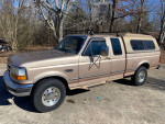1996 Ford F-250 truck in excellent condition with 7.5L V8 engine, towing package, and camper shell.