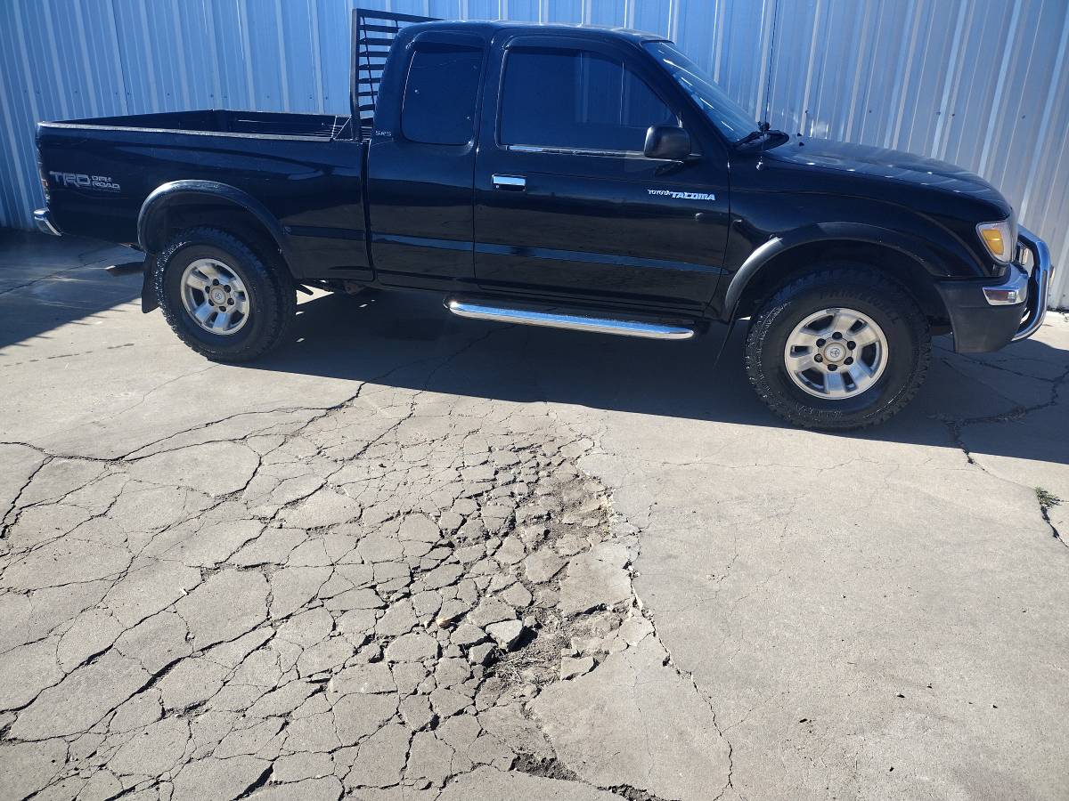 1999 Toyota Tacoma SR5 4WD  139,000 mi