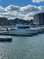 Carver 3807 Aft Cabin 38’ Yacht 2 Bedrooms & Baths Runs Great!