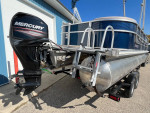 2013 Starcraft 22' Pontoon w/60 HP Mercury & Trailer. SEATS 12