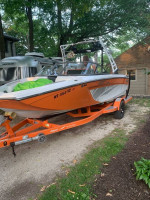 Tige R20 Wakesurf Boat