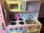 Kidkraft Large Pastel kitchen with accessories