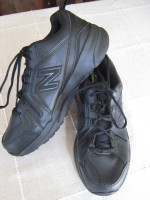 SIZE 11 2E BLACK NEW BALANCE 608 NON MARKING TENNIS WALKING SHOES