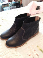 WOMEN'S HUSH PUPPY SHOES / BOOTS SIZE 9.5 CASUAL YET DRESSY BROWN