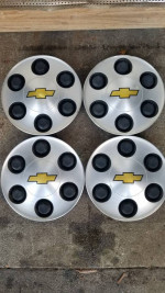 Tires and Rims: 265/70 R17